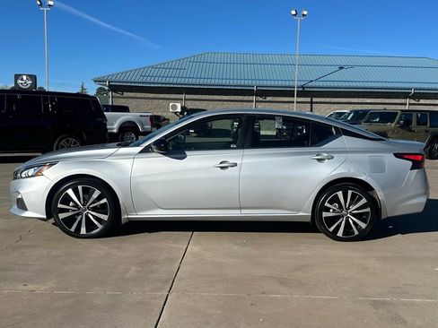Used 2022 Nissan Altima 2.5 SR AWD/4WD image 6