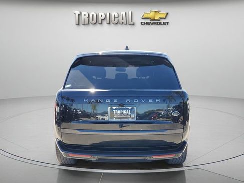 Used 2023 Land Rover Range Rover SE image 3