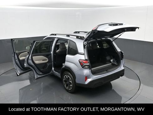 Used 2025 Subaru Forester Premium AWD/4WD image 27