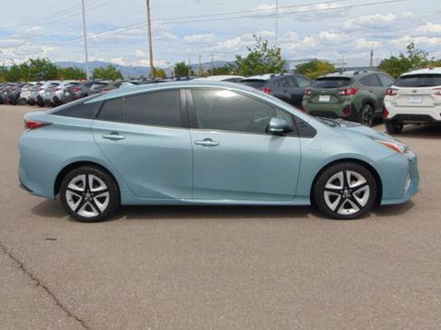 Used 2017 Toyota Prius Three Touring w/ Carpet Mat Package FWD image 3