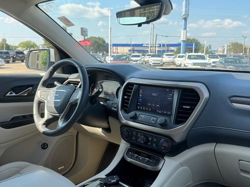 Used 2023 GMC Acadia Denali w/ Denali Technology Package image 10