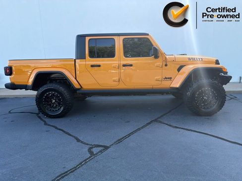 Certified 2021 Jeep Gladiator Sport AWD/4WD image 4
