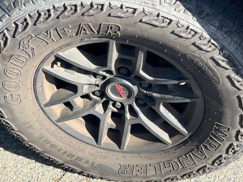 Used 2021 Toyota Tacoma TRD Pro AWD/4WD image 15
