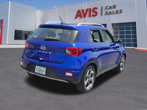 Used 2025 Hyundai Venue SEL FWD image 6