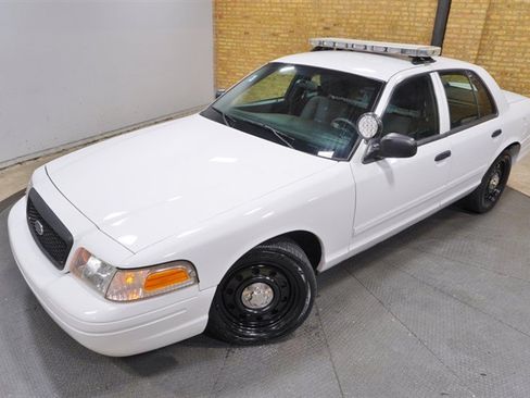 Used 2011 Ford Crown Victoria Police Interceptor RWD image 2