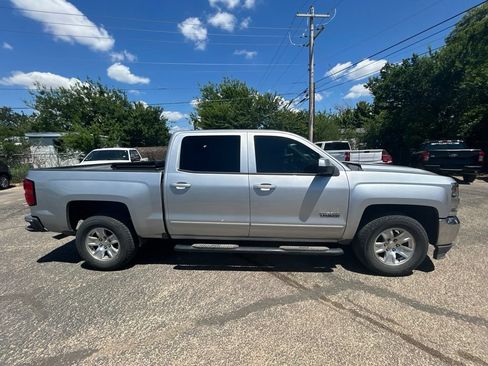 Used 2018 Chevrolet Silverado 1500 LT w/ LT Eassist Package RWD image 2