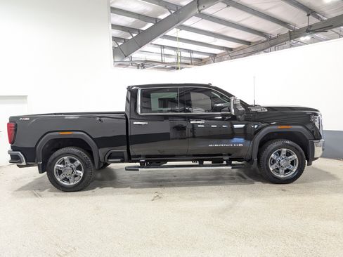 Used 2025 GMC Sierra 2500 SLT AWD/4WD image 2