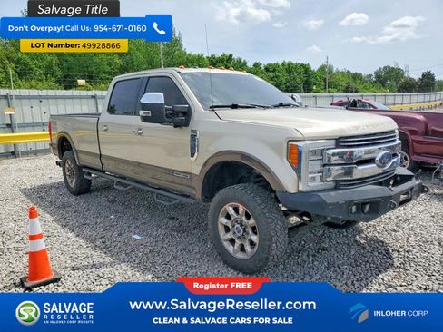 Used 2017 Ford F250 Lariat w/ Lariat Ultimate Package AWD/4WD image 5