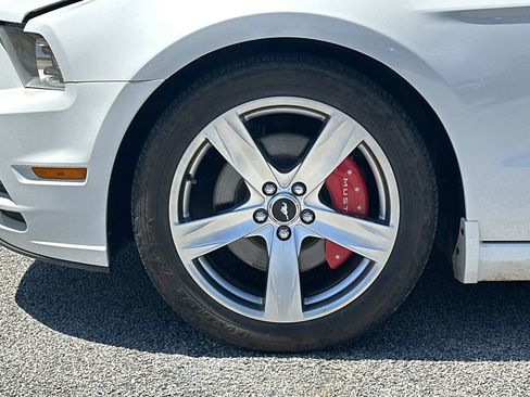 Used 2014 Ford Mustang GT Premium image 11