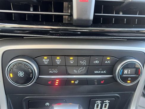 Used 2020 Ford EcoSport Titanium image 29