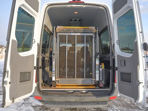 Used 2016 Mercedes-Benz Sprinter 2500 image 10