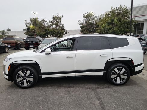 Certified 2026 Hyundai Ioniq 9 SEL image 3