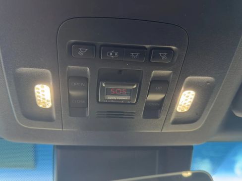 Used 2019 Toyota Avalon XSE image 15