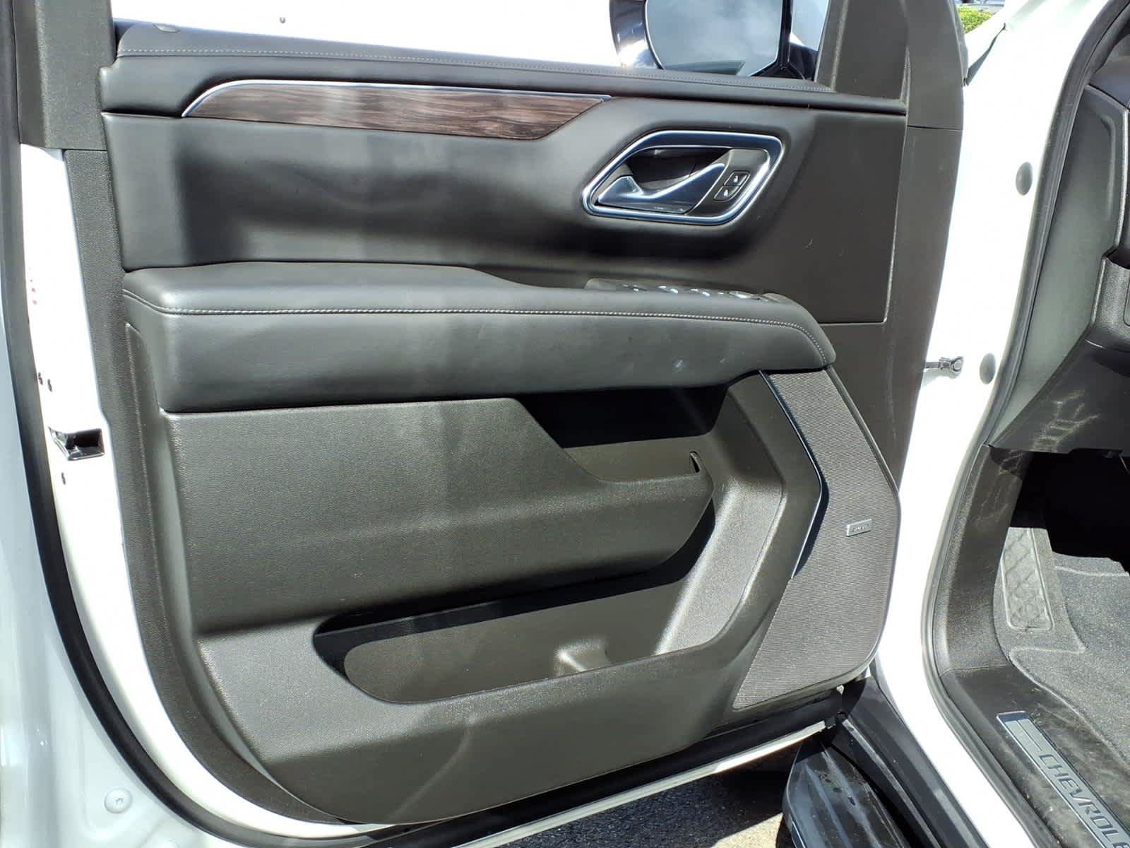 Used 2023 Chevrolet Tahoe LT w/ Luxury Package AWD/4WD image 10