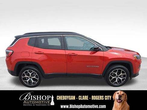 Used 2025 Jeep Compass Limited AWD/4WD image 6
