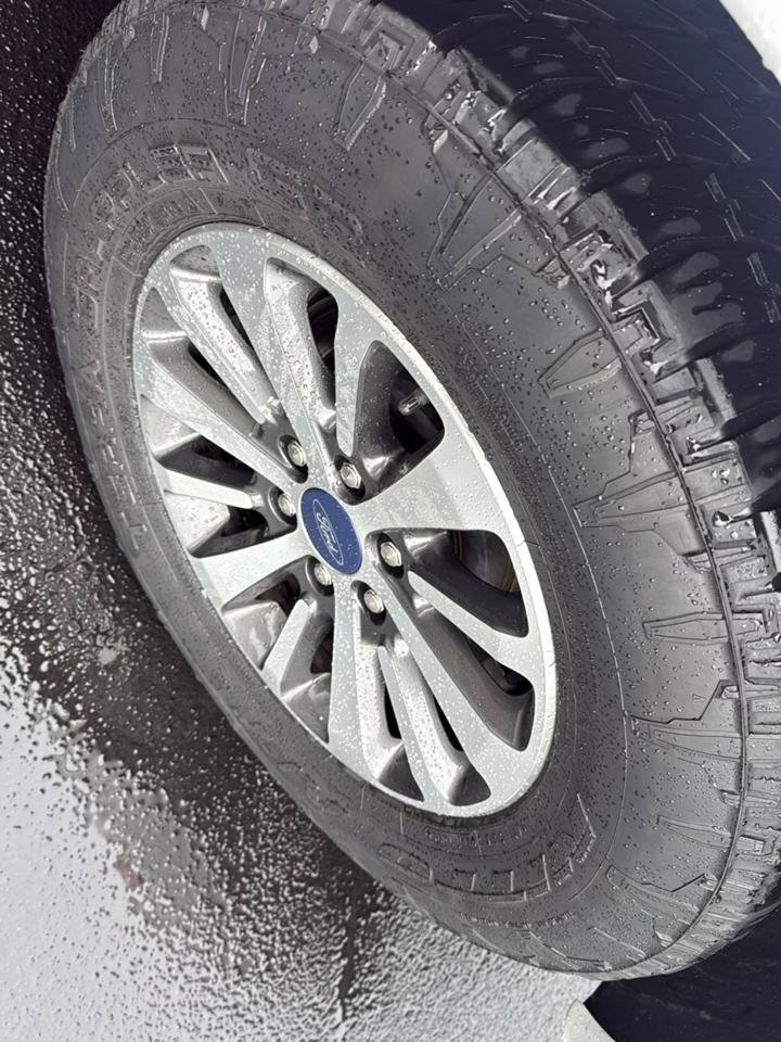 Used 2017 Ford Expedition EL XLT w/ Equipment Group 202A AWD/4WD image 31