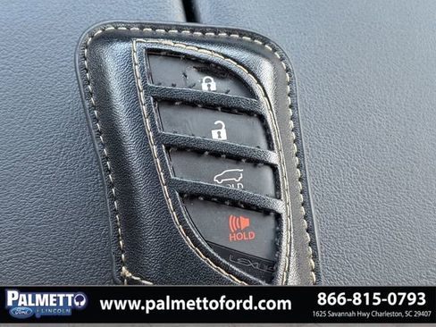 Used 2022 Lexus GX 460 Luxury w/ Accessory Package image 31