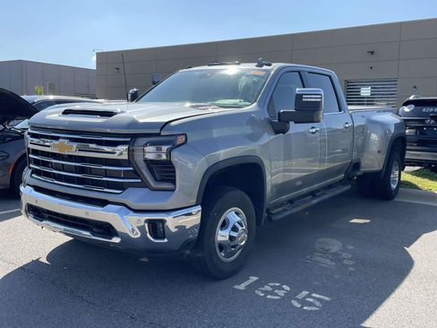 Used 2024 Chevrolet Silverado 3500 LTZ w/ LTZ Convenience Package AWD/4WD image 2