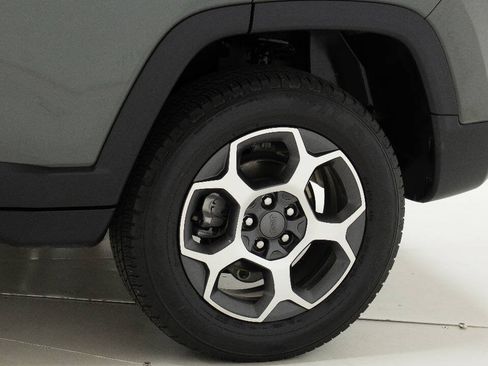 Used 2022 Jeep Compass Trailhawk w/ Trailhawk Convenience Group AWD/4WD image 27
