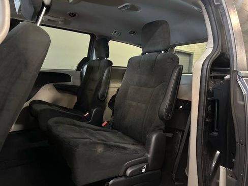 Used 2016 Dodge Grand Caravan SXT w/ Rear Park Assist Package image 10