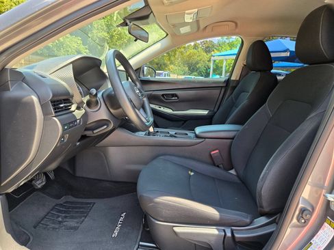 Used 2024 Nissan Sentra S FWD image 9