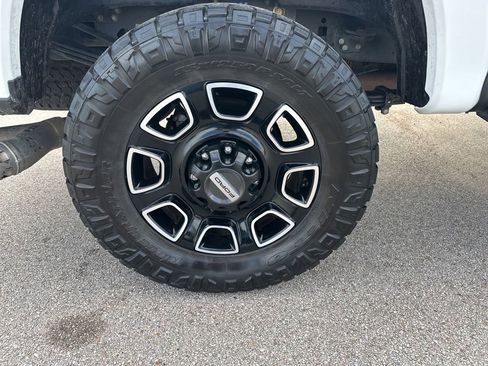 Used 2024 Ford F250 Platinum image 48