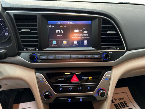 Used 2018 Hyundai Elantra SEL image 32