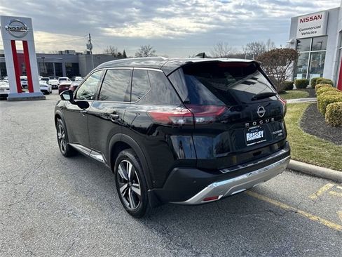 Used 2023 Nissan Rogue Platinum image 6
