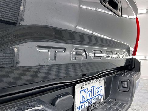 Used 2019 Toyota Tacoma SR5 image 8