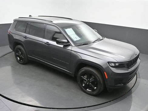 Used 2023 Jeep Grand Cherokee L Laredo AWD/4WD image 44