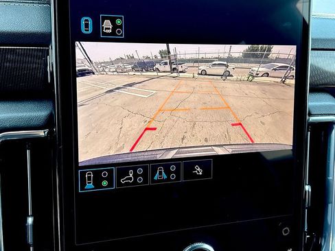 Used 2025 GMC Yukon XL Elevation AWD/4WD image 23