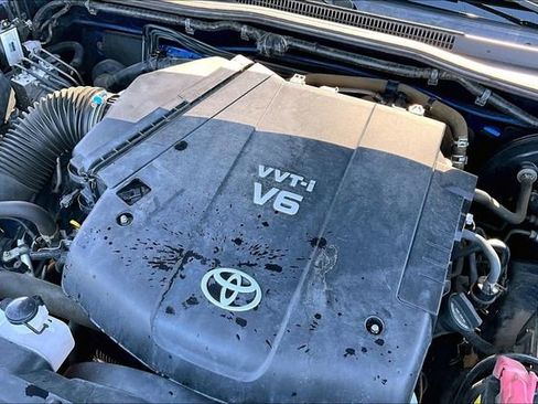 Used 2014 Toyota Tacoma PreRunner w/ TRD Sport Package image 31