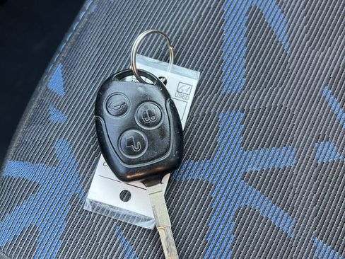 Used 2012 Ford Fiesta SE FWD image 22