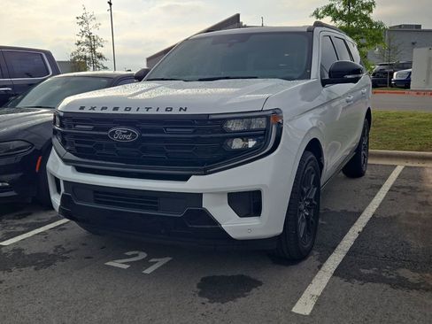 Used 2025 Ford Expedition Platinum w/ Stealth Performance Package image 1