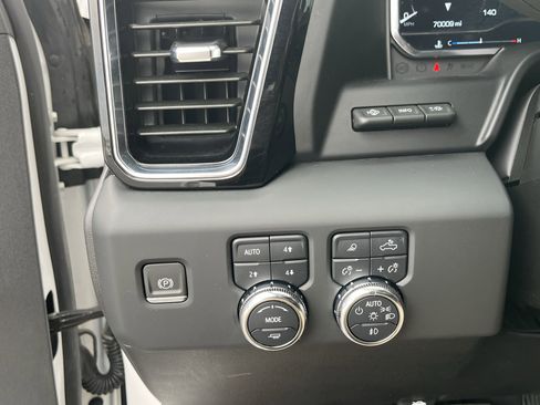 Used 2024 GMC Sierra 1500 Denali Ultimate image 18