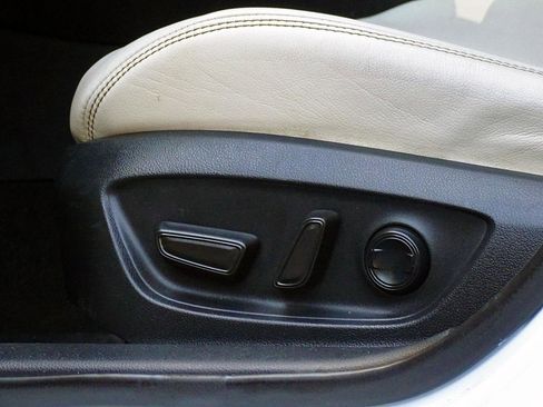 Used 2022 Toyota Corolla XLE FWD image 22