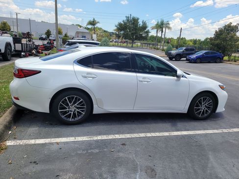 Used 2016 Lexus ES 350 w/ Luxury Package w/Wood Trim FWD image 8