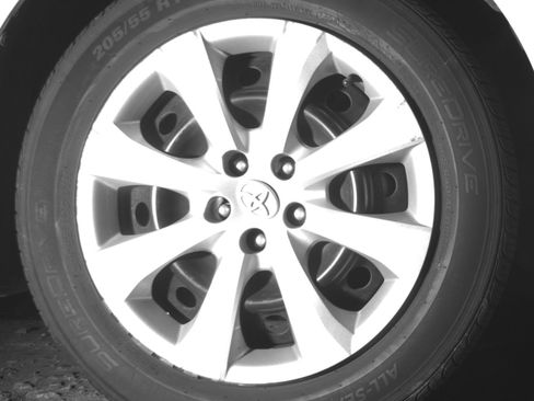 Used 2025 Toyota Corolla LE FWD image 13