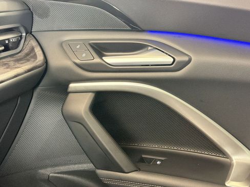 Used 2025 Audi Q5 Premium w/ Convenience Package image 24