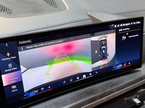 Used 2024 BMW X7 xDrive40i image 32