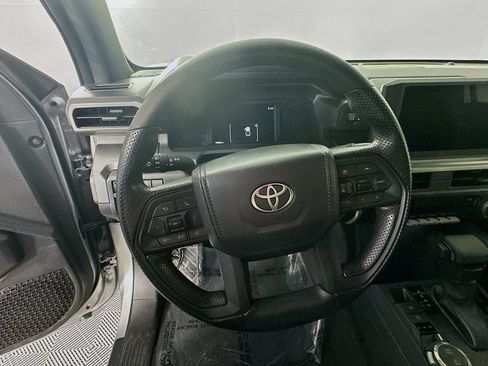 Used 2025 Toyota Tacoma SR5 AWD/4WD image 15