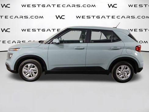 Used 2025 Hyundai Venue SE FWD image 5