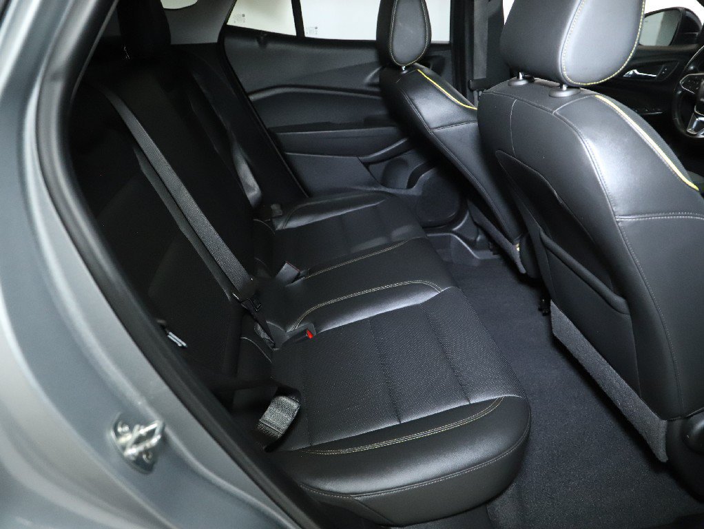 Used 2024 Chevrolet Trax ACTIV w/ Sunroof Package FWD image 29