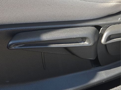 Used 2024 Honda HR-V LX image 15