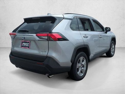 Certified 2024 Toyota RAV4 LE AWD/4WD image 5