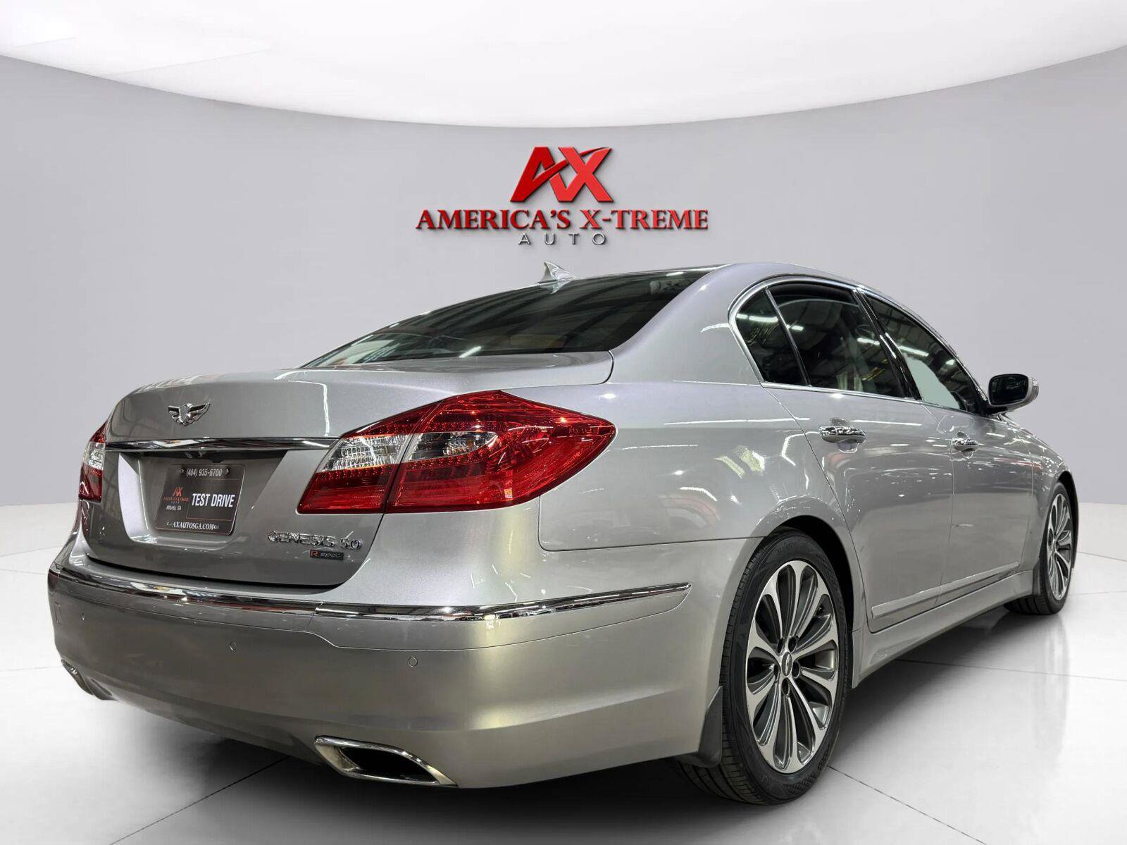 Used 2013 Hyundai Genesis 5.0 R-Spec RWD image 8
