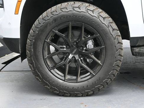 New 2026 Chevrolet Tahoe Premier AWD/4WD image 11
