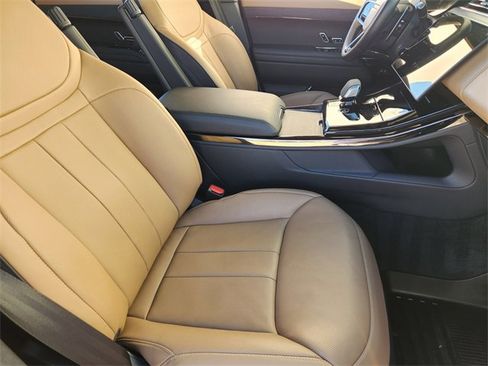 Used 2024 Land Rover Range Rover Sport Dynamic SE image 14