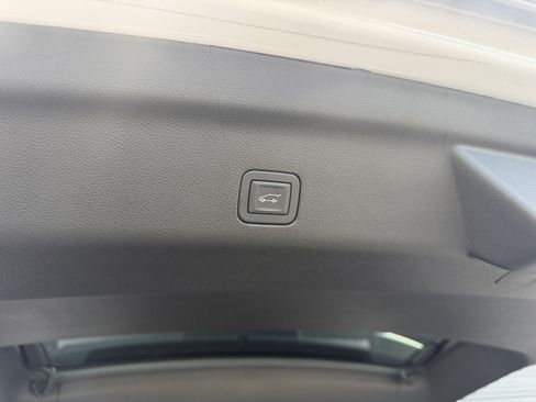 Used 2025 Cadillac Escalade V AWD/4WD image 23