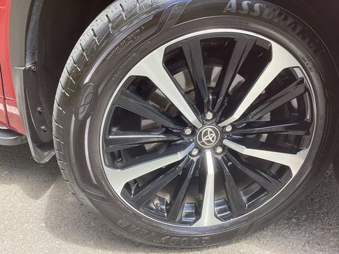 Used 2021 Toyota Highlander XSE AWD/4WD image 6